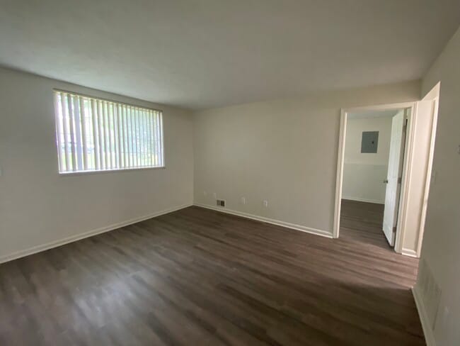 Building Photo - 1543 Hubbard Rd