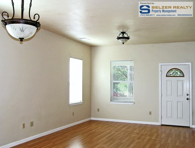 Foto del edificio - Roomy 3 bd. Westside home w/ great curb appeal!