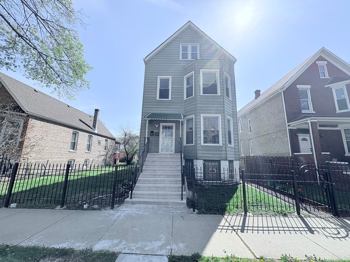 Primary Photo - 5343 S Carpenter St