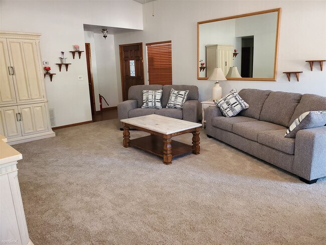 Building Photo - 3 br, 3 bath Townhome - 2881 South 29th St...