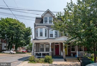 Building Photo - 445 Nevin St