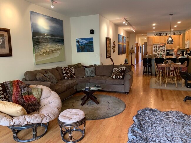 Foto del edificio - 628 W Wrightwood Ave