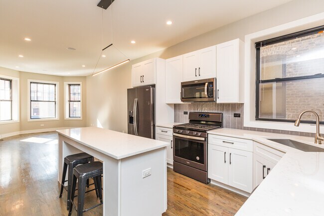 Foto del edificio - 1215 N Wolcott Ave
