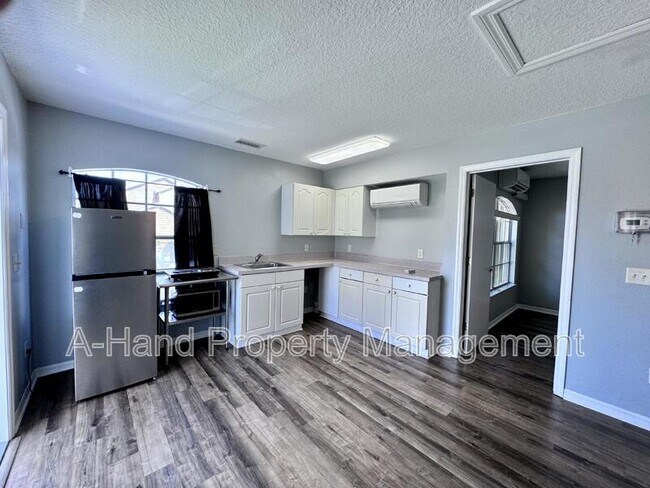 Building Photo - 538 Washington Palm Loop