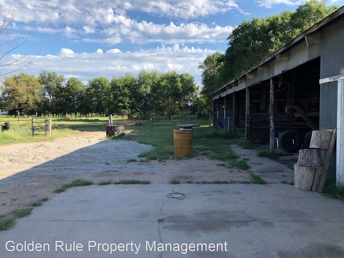 Building Photo - 4 br, 2 bath House - 213 W K96 HWY