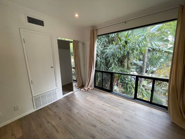 2nd bedroom - 345 N Palm Dr
