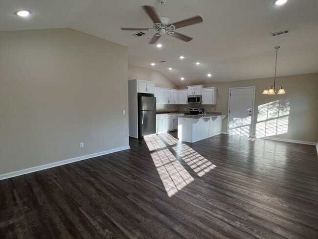 Building Photo - 3bd 2ba HOME FOR RENT!