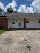 Building Photo - 613 N Kinney St