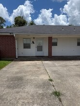 Building Photo - 613 N Kinney St