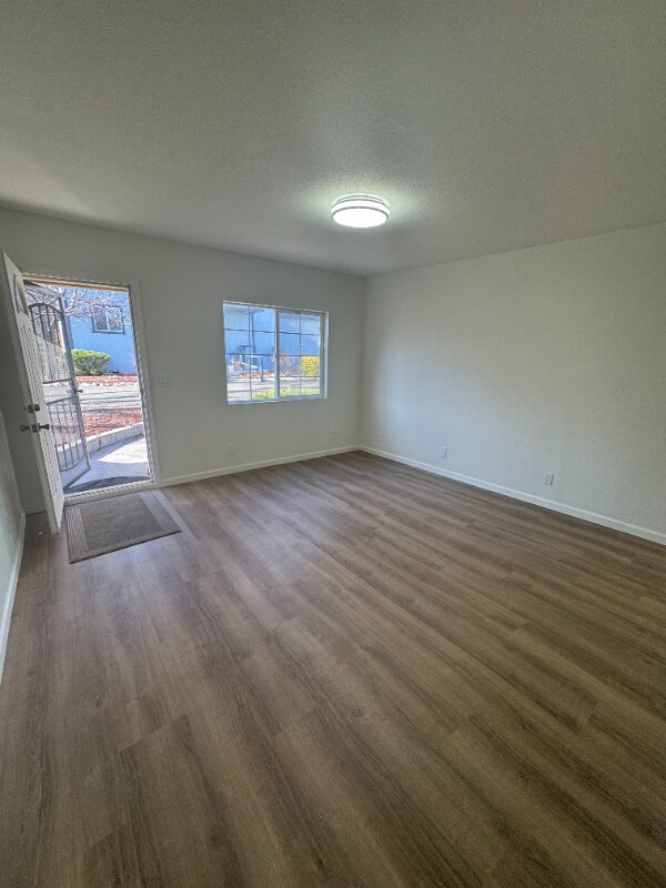 Foto del edificio - 3036 Plumas St