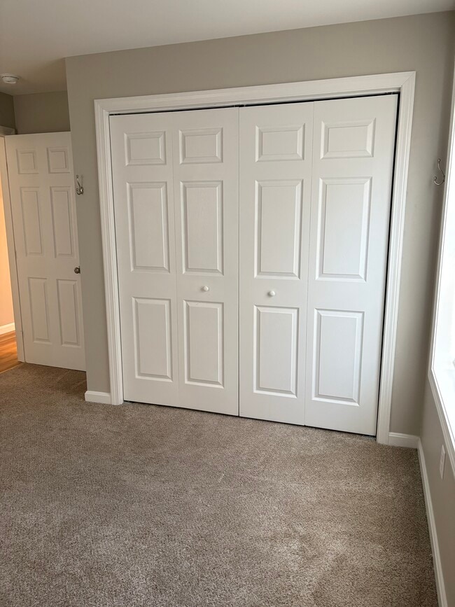 Building Photo - 598 Main St