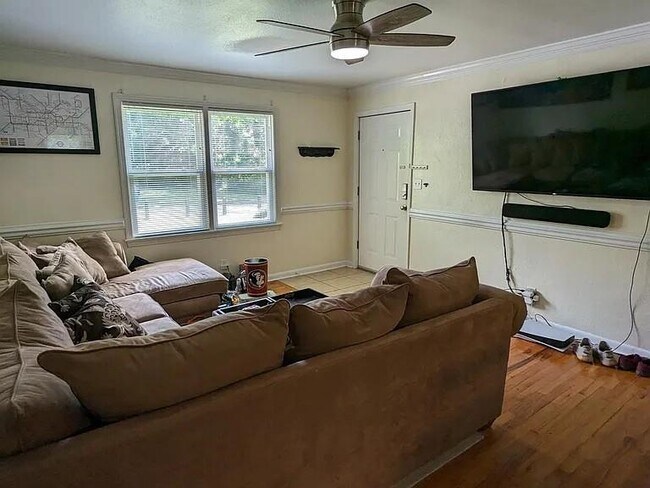 Building Photo - 1809 Tyndall Dr