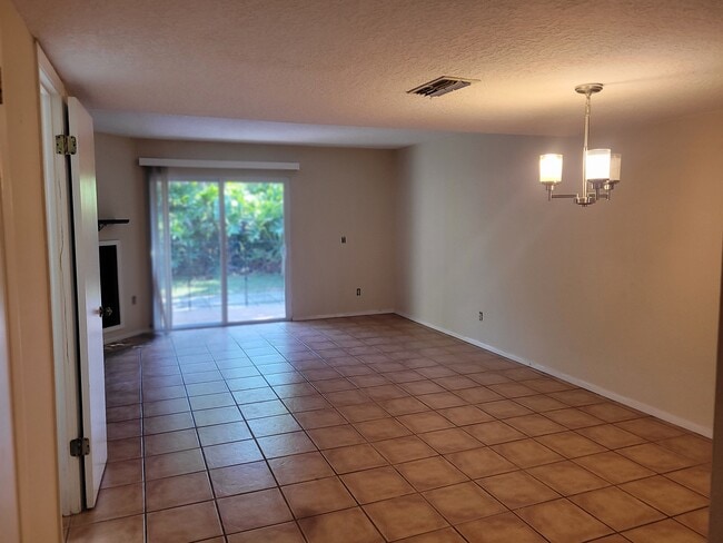 Building Photo - 3727 45th Way N
