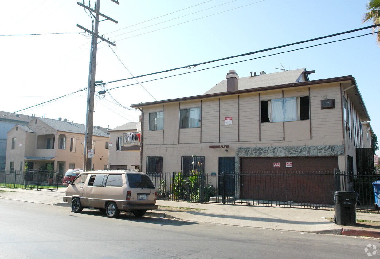 Building Photo - 5 Unit Apartment + 1 Nonconforming