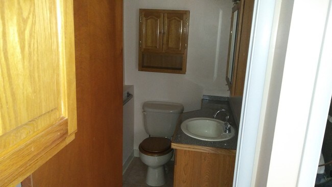 Building Photo - 210 Avon Rd