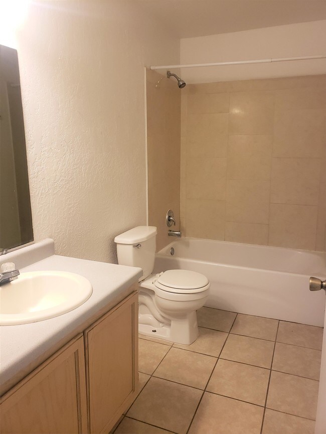 Building Photo - 1061 Meadowlark Ct SE