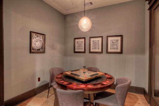 Foto del edificio - 1701 Oak Hill Ln