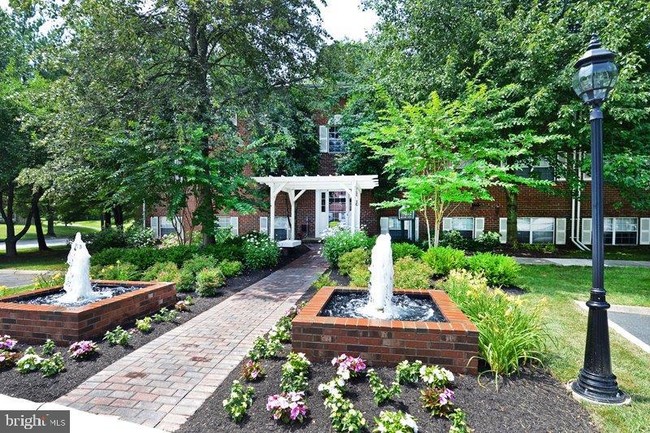 Building Photo - 1632 REBECCA Ct