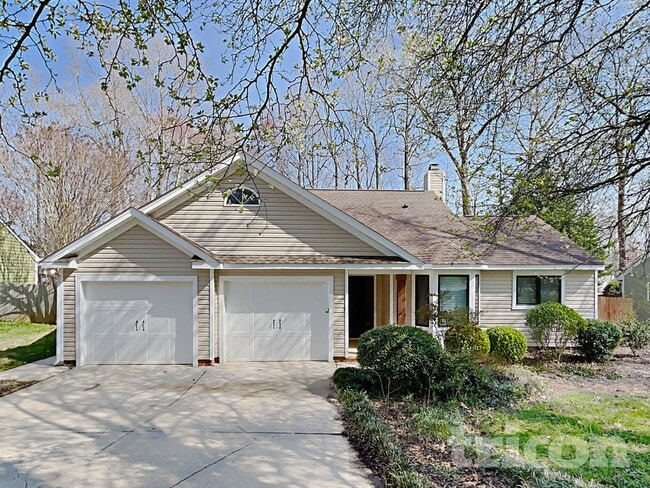 Building Photo - 511 Lisa Carol Dr