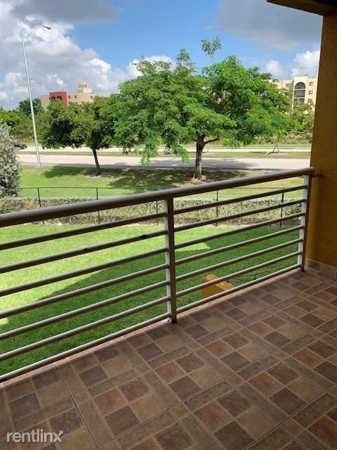Foto del edificio - 9711 Fontainebleau Blvd