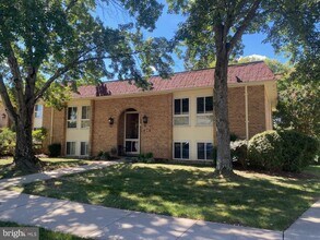Building Photo - 3215 S Leisure World Blvd