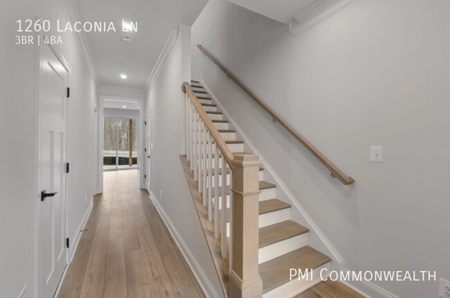 Building Photo - 3 Bed / 2 Full / 2 Half Bath Townhouse (Av...