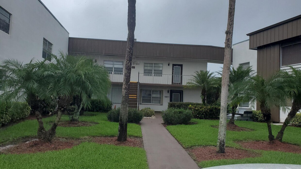 416 Piedmont J, Delray Beach, FL 33484 Condo for Rent in Delray Beach