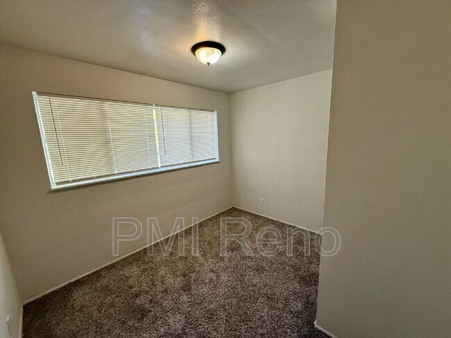 Foto del edificio - 790 Topaz Dr