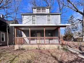 Building Photo - 915 Norwich Ave SW