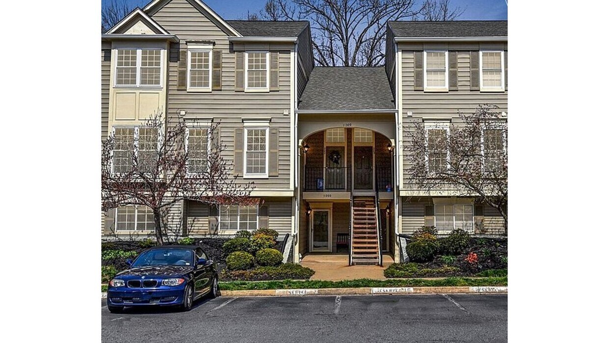 11196 Rienzi Pl Unit 101, Manassas, VA 20109 Condo for Rent in