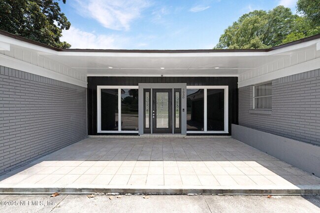 Foto del edificio - 7930 Bellemeade Blvd