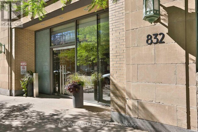 Building Photo - 832-2832 Bay St.