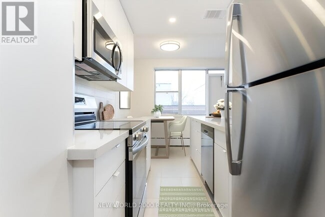 Building Photo - 1220 Bayview Ave