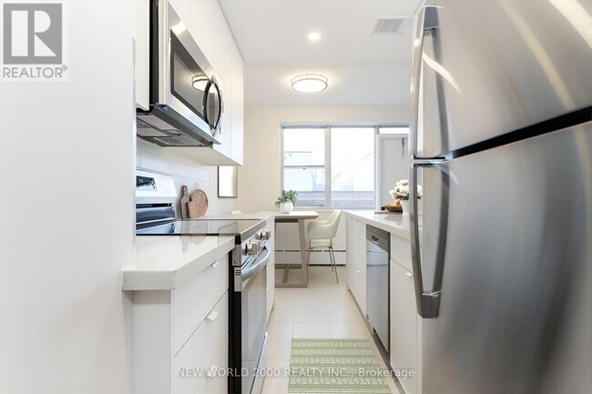 Photo du bâtiment - 1220 Bayview Ave