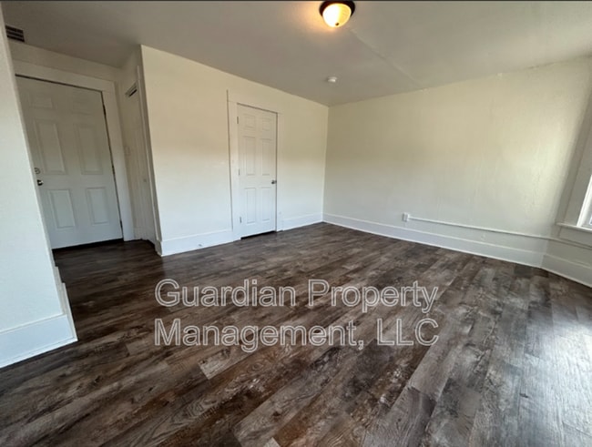 Building Photo - 108 N Buchanan St