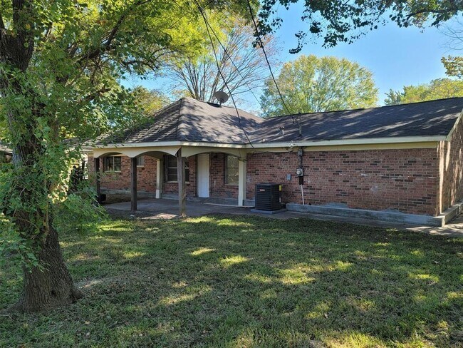 Foto del edificio - 1527 Debeney Dr