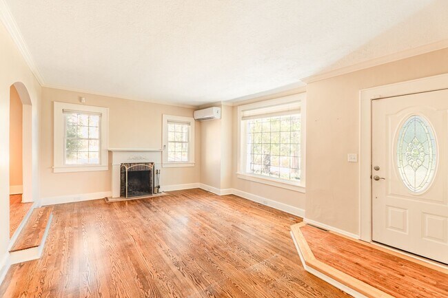 Foto del edificio - 813 Laurel Dr SW