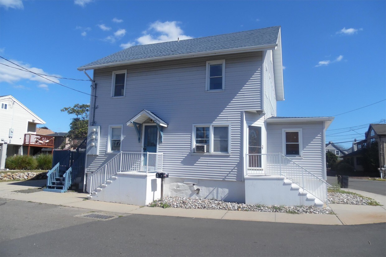 Primary Photo - 3 Catherine St