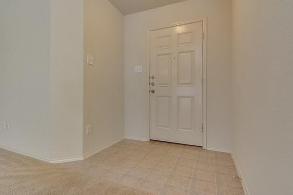 Foto del edificio - 621 Woodpecker Ln