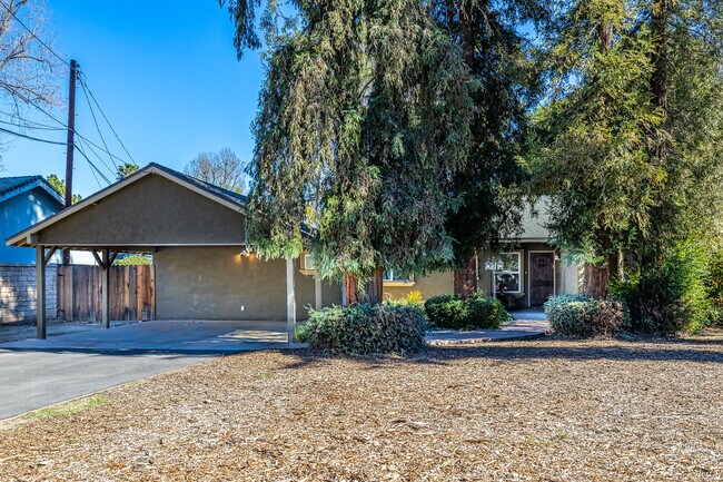 Building Photo - 8450 Melvin Ave