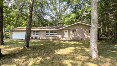 Building Photo - 1499 N Scenic Dr