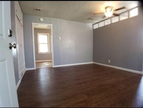 Building Photo - 1013 Elm Ave
