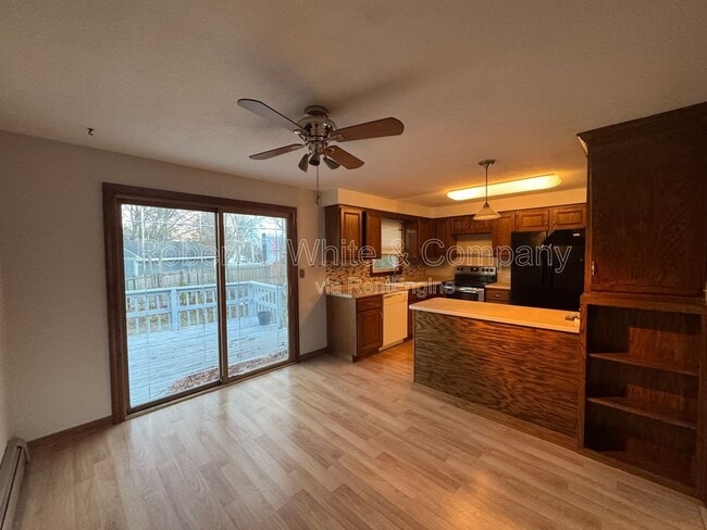 Foto del edificio - 316 Knob Hill Dr