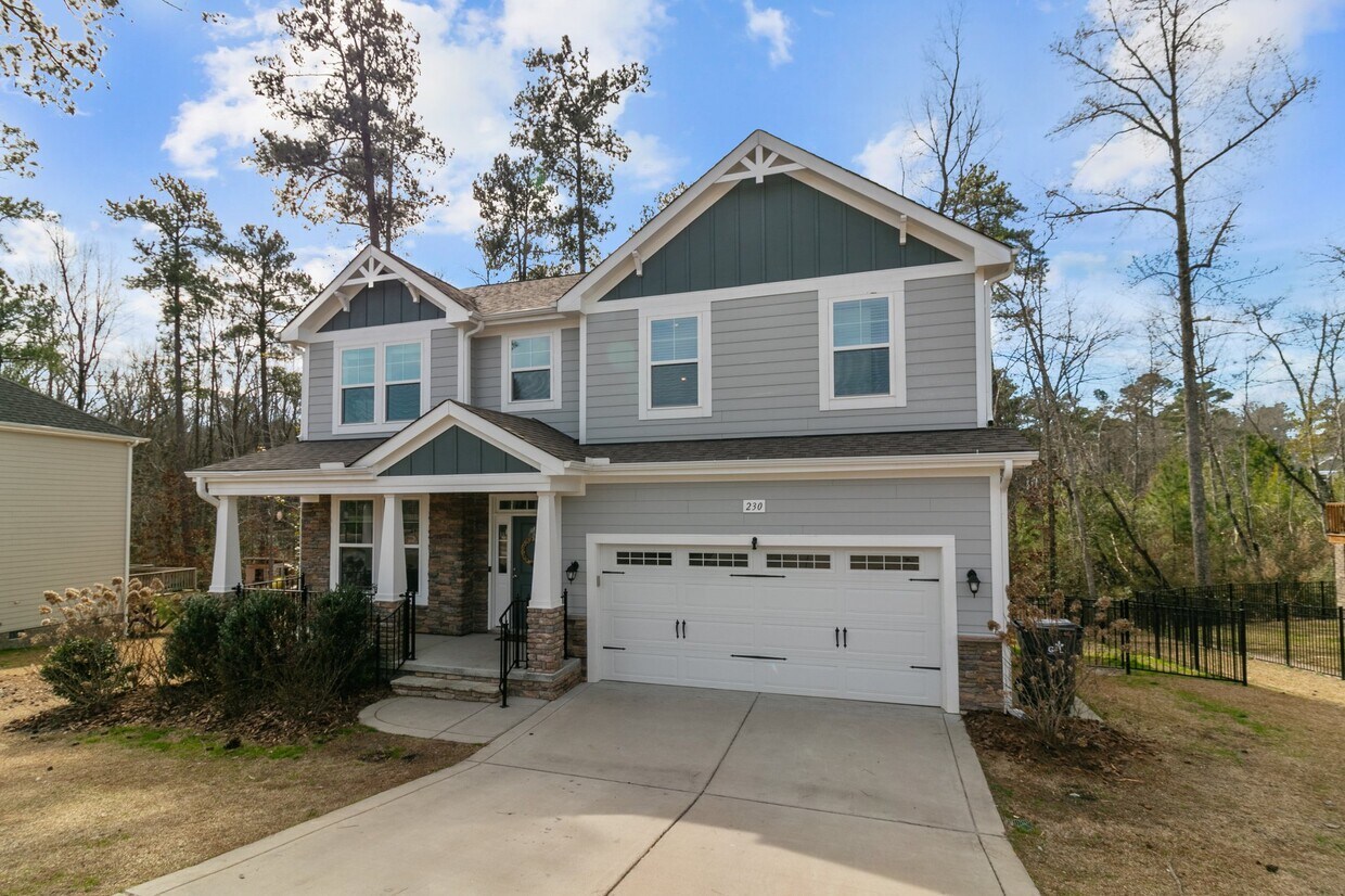 Primary Photo - 230 Parrish Ln