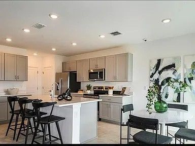 Foto del edificio - 361 Wayland Dr