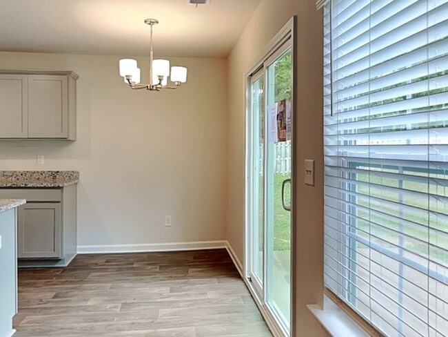 Foto del edificio - 274 Bent Holly Dr