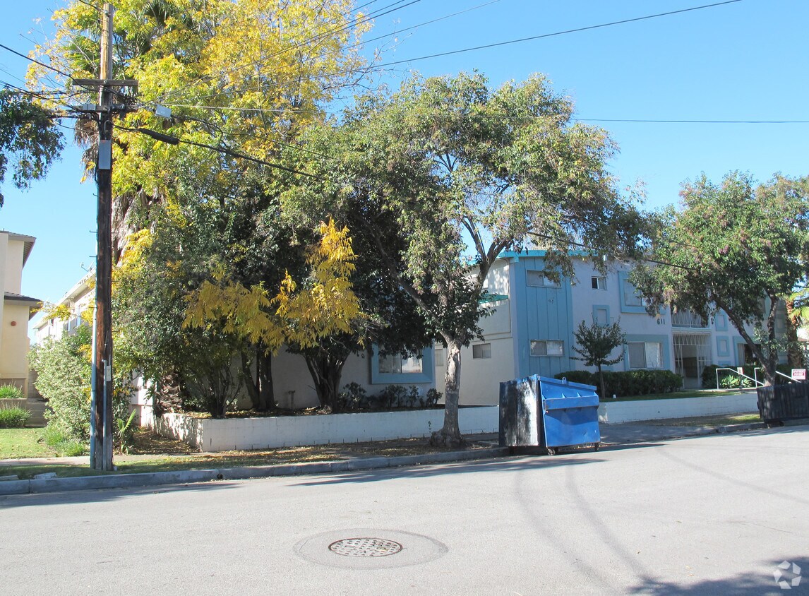 Foto del edificio - 615 S Sierra Vista Ave