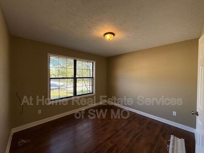 Foto del edificio - 1264 Butterfield Dr