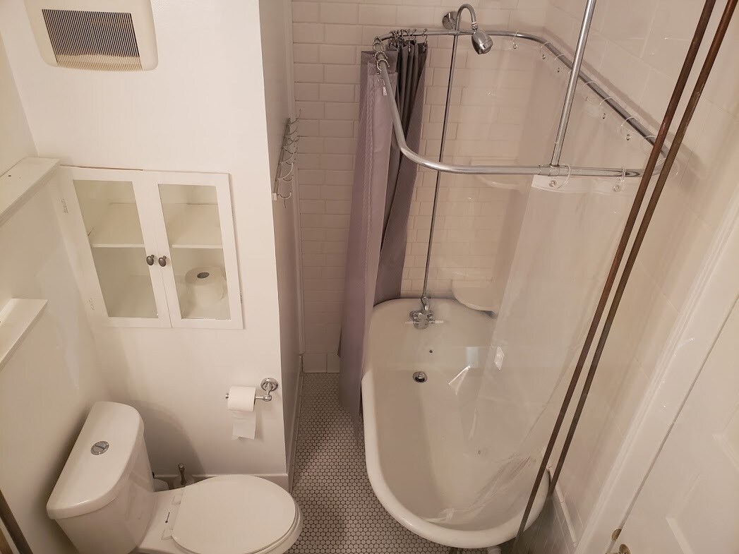 Bathroom - 343 E 19th St