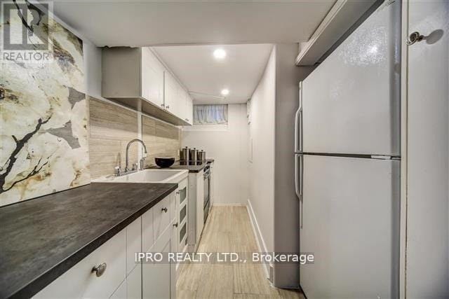 Building Photo - 109 Vanbrugh Ave